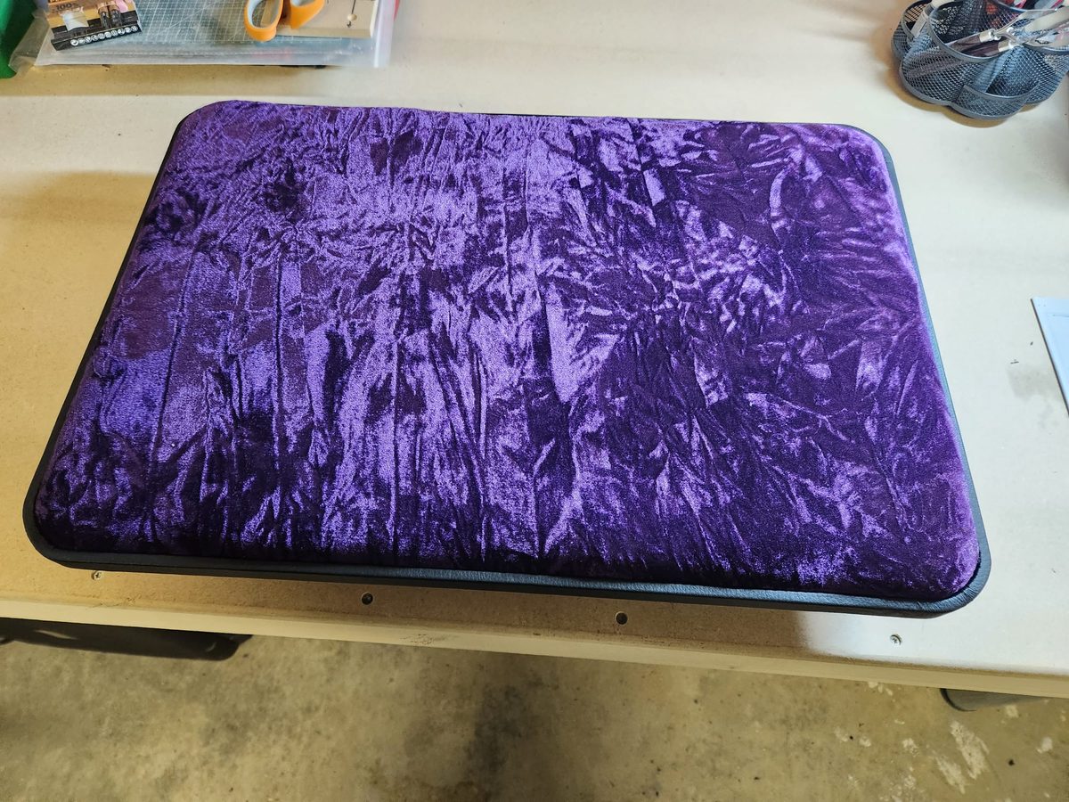 Purple crushed velvet close-up mat